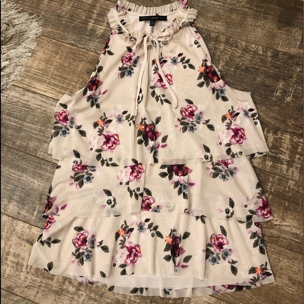 EUC Sz.M WHBM lined flouncy tiered top Ruffle detail neck with keyhole & ties.